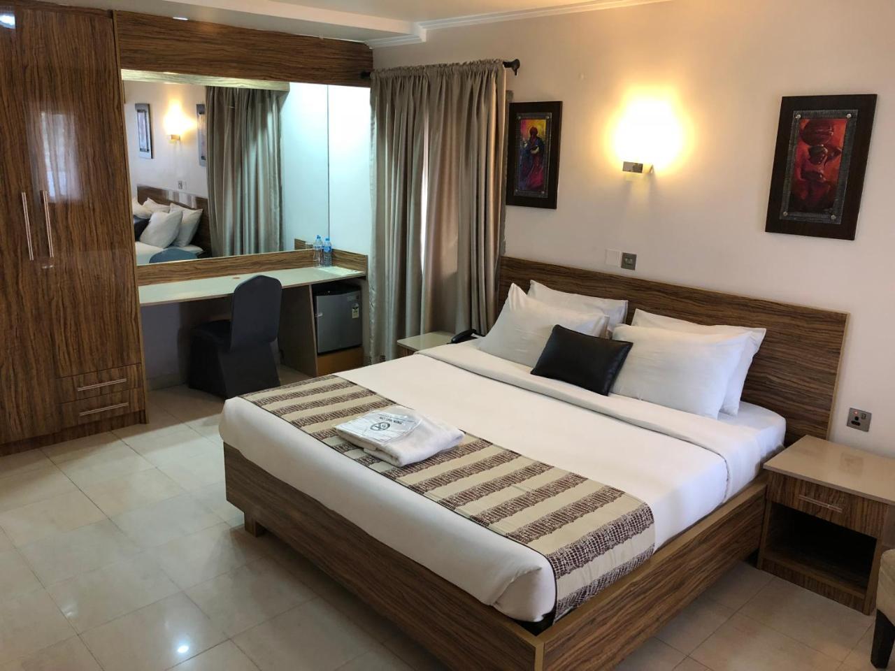 Lekki Waterside Hotel Bamgbose Extérieur photo